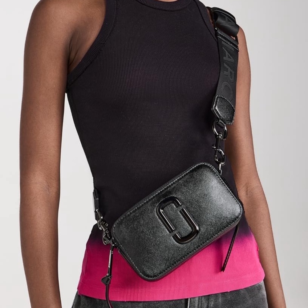 Marc Jacobs Snapshot Black Crossbody Bag w/ 2 straps in excellent condition